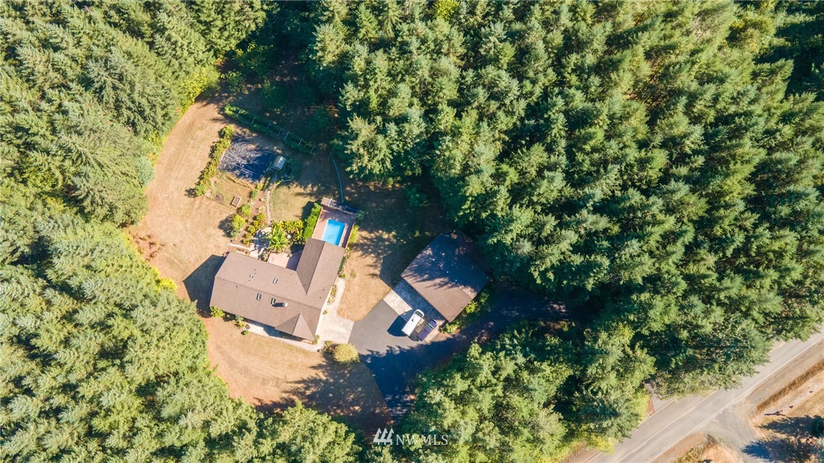 249 Coma Road Winlock, WA 98596 - Photo 30 of 38 an aerial view of swimming pool