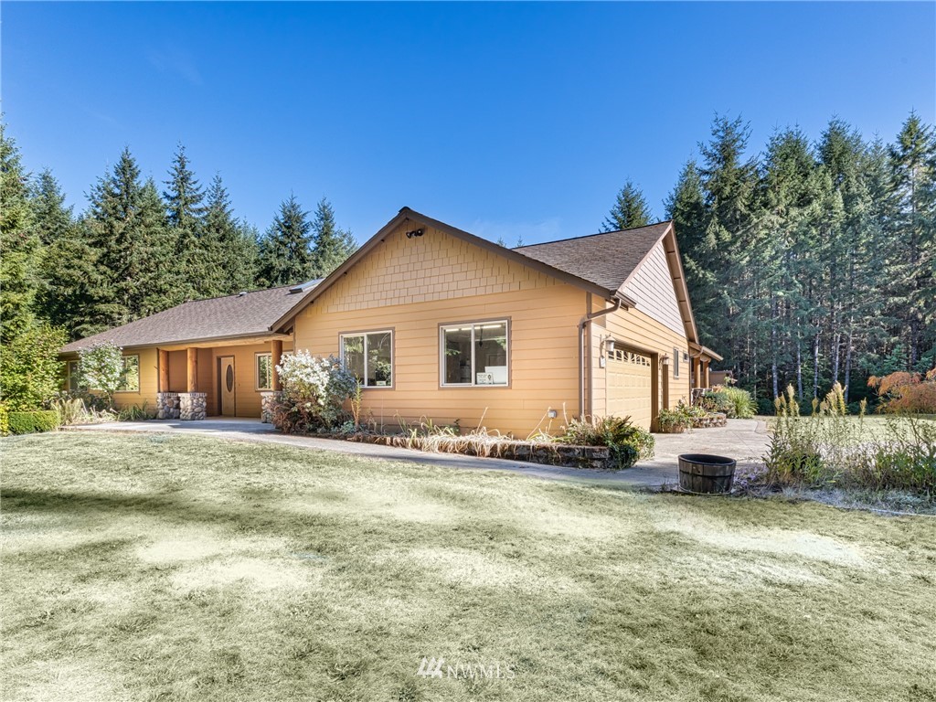 249 Coma Road Winlock, WA 98596 - Photo 34 of 38 a view of a yard