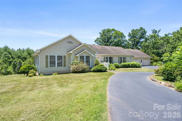 $675,000 | 28 Song Bird Lane, Weaverville, NC 28787
