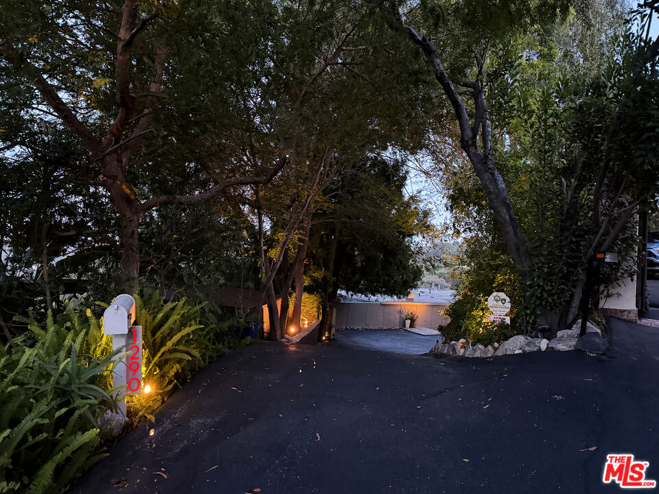 1290 Rancheros Road Pasadena, CA 91103 - Photo 2 of 72