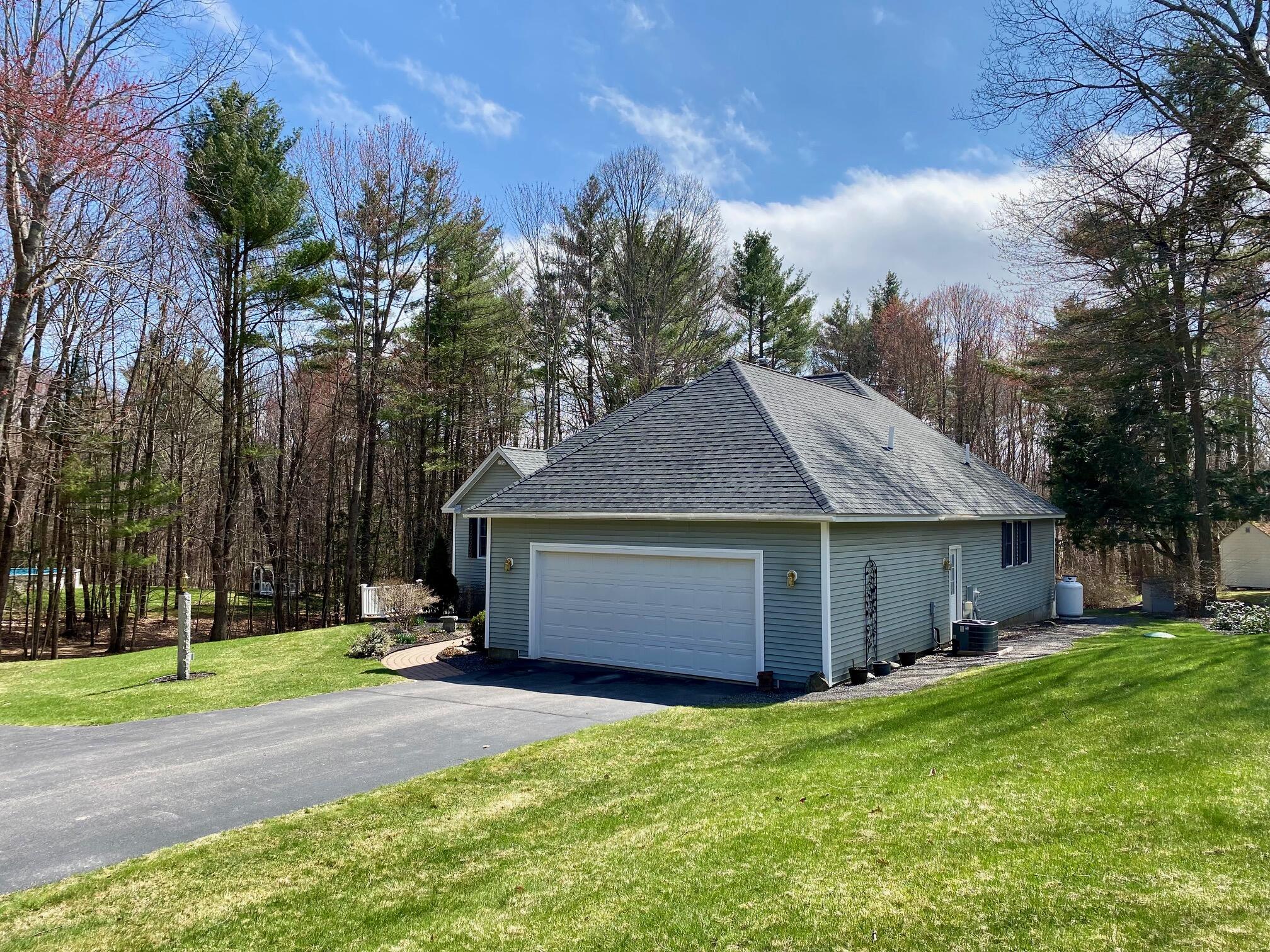 50 Underhill Drive Gorham, ME 04038 - Photo 4 of 85 IMG_1243