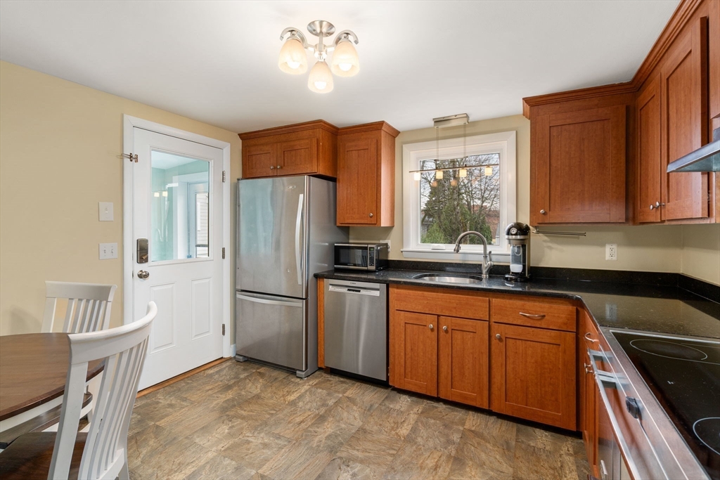 52 Ivan Street Lexington, MA 02420 - Photo 5 of 24