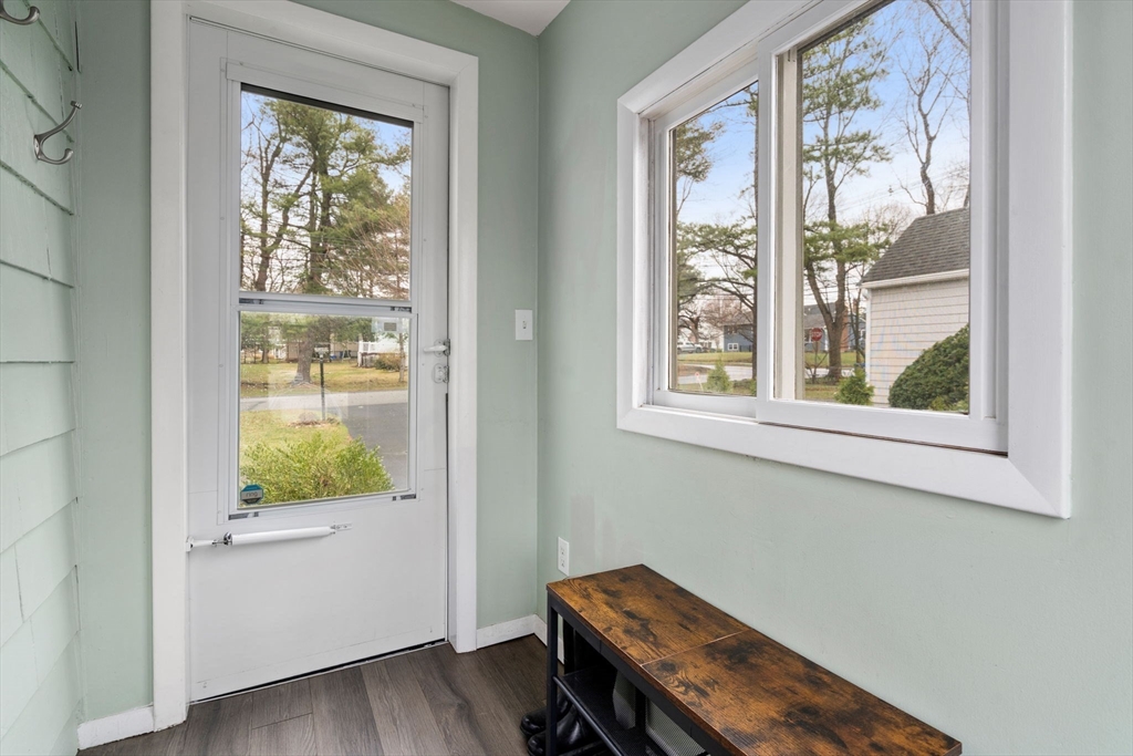 52 Ivan Street Lexington, MA 02420 - Photo 6 of 24