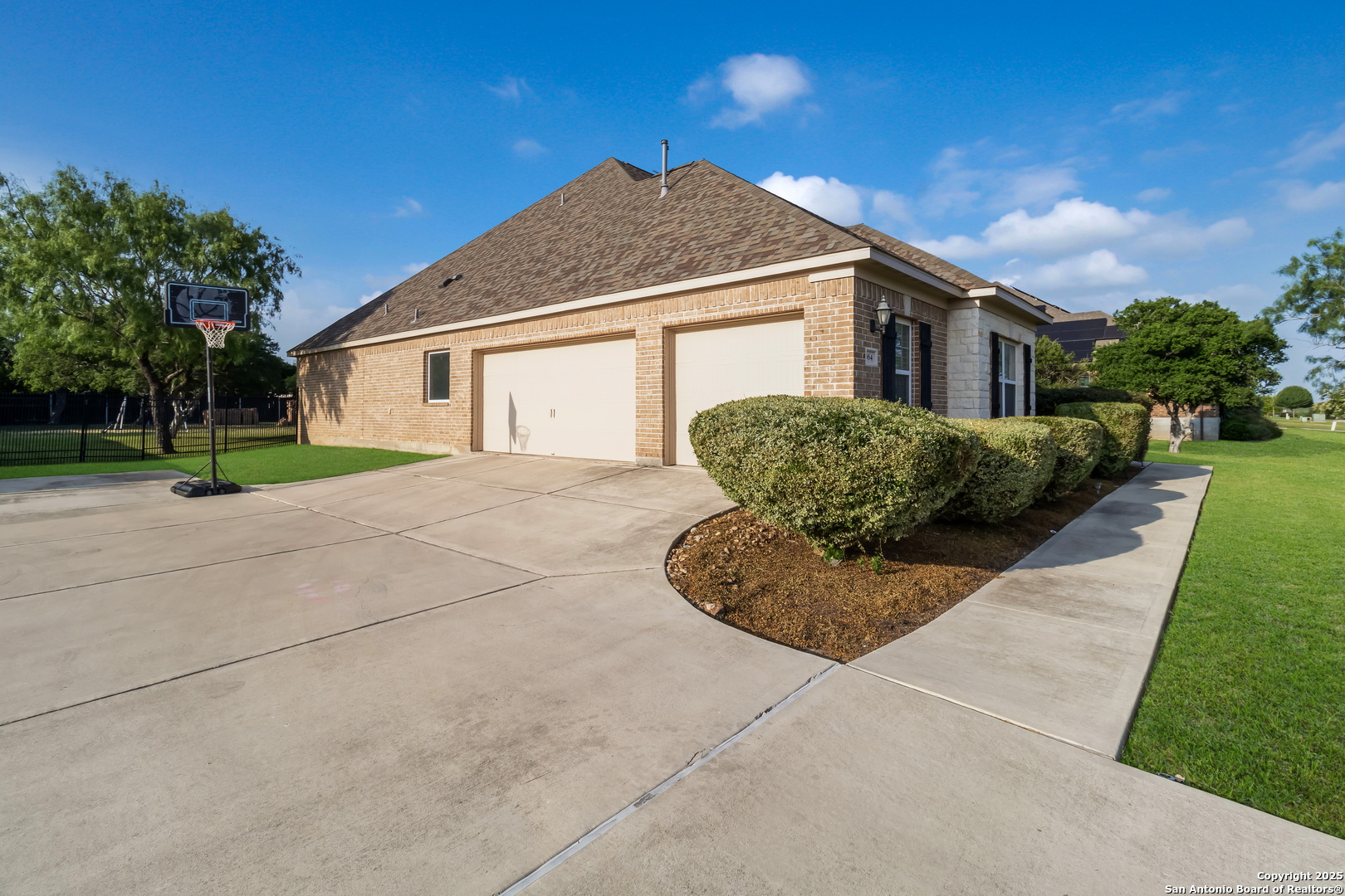 364 Stone Trail Castroville, TX 78009 - Photo 15 of 31