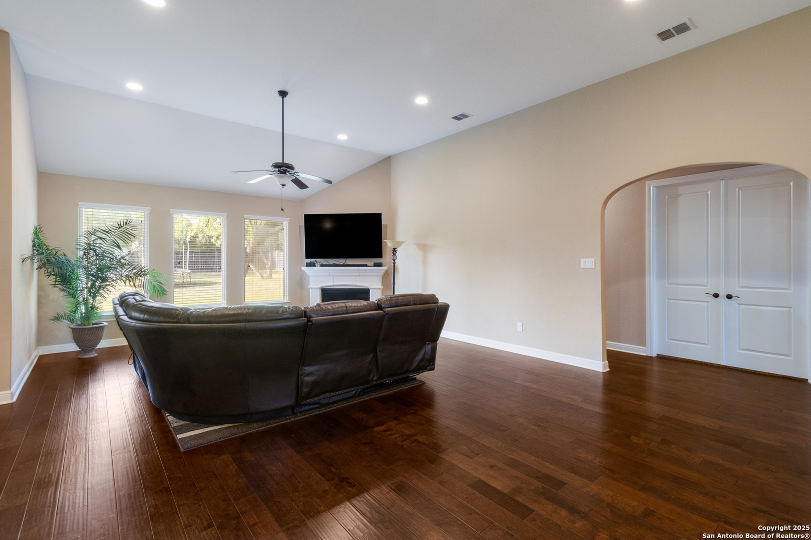 364 Stone Trail Castroville, TX 78009 - Photo 20 of 31