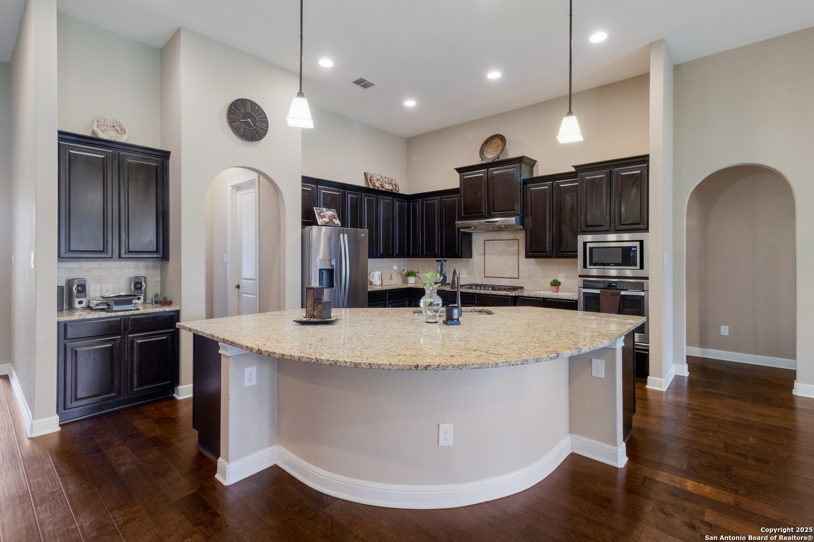 364 Stone Trail Castroville, TX 78009 - Photo 3 of 31