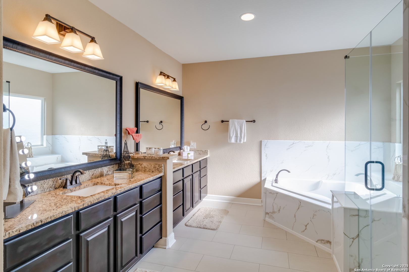 364 Stone Trail Castroville, TX 78009 - Photo 5 of 31