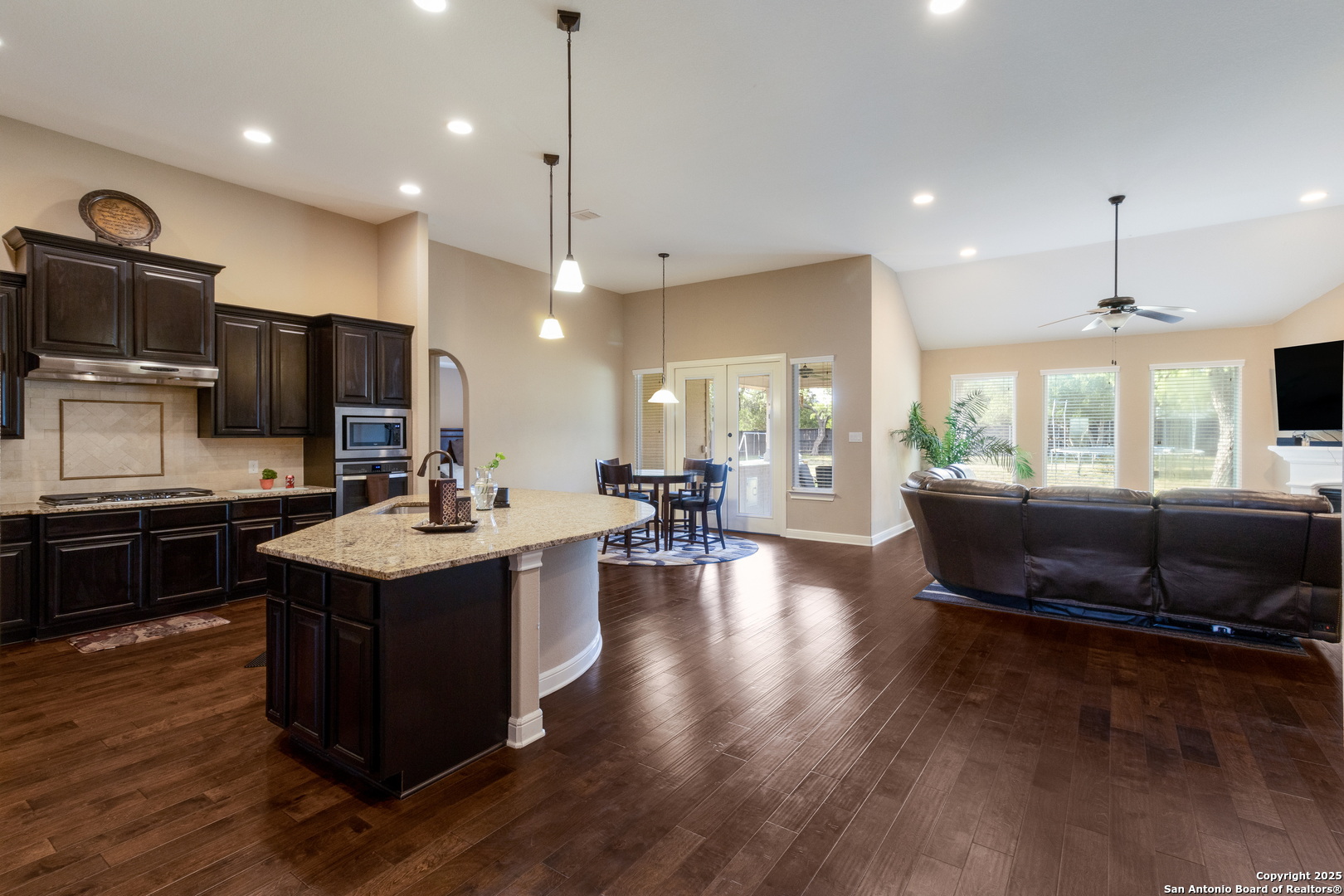 364 Stone Trail Castroville, TX 78009 - Photo 9 of 31