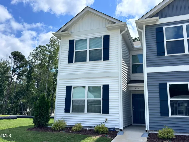 a view of front of a house