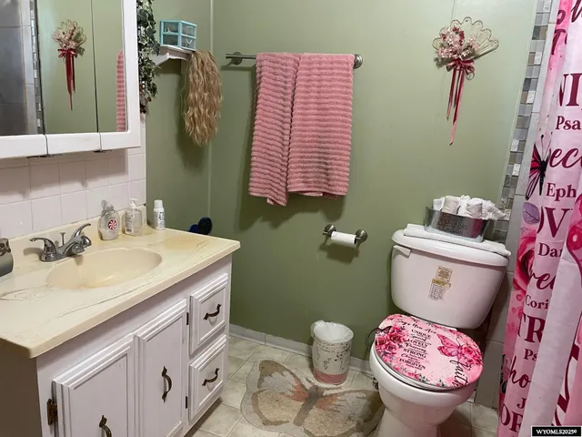 $110,000 | 304 West Center Street, Rawlins, WY 82301