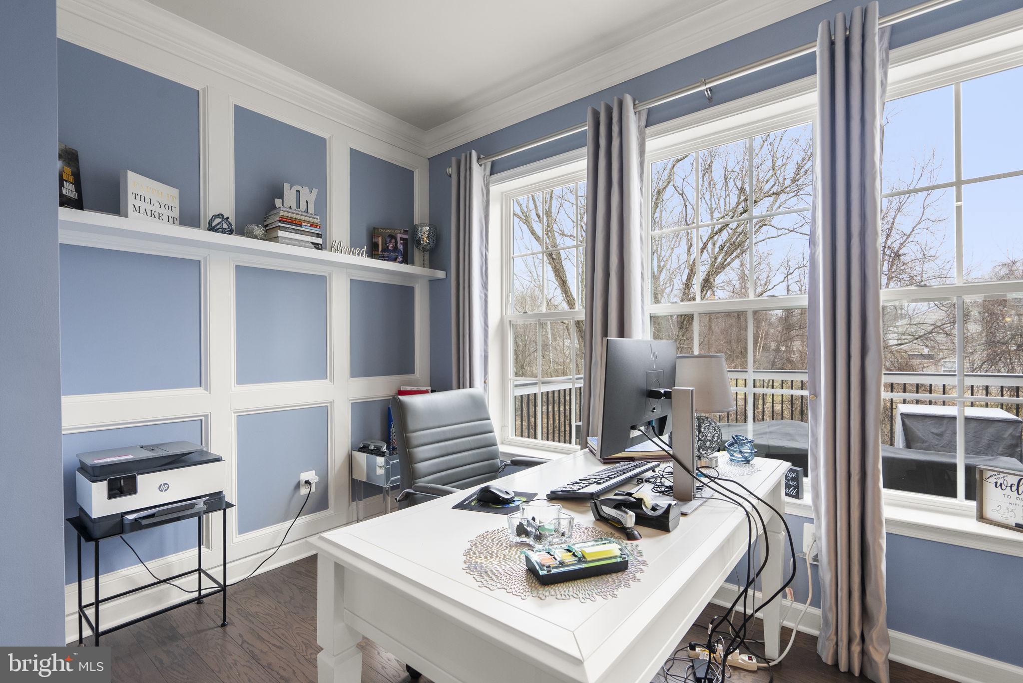 3043 Mia Lane Bowie, MD 20721 - Photo 18 of 44 a living room with furniture and a window