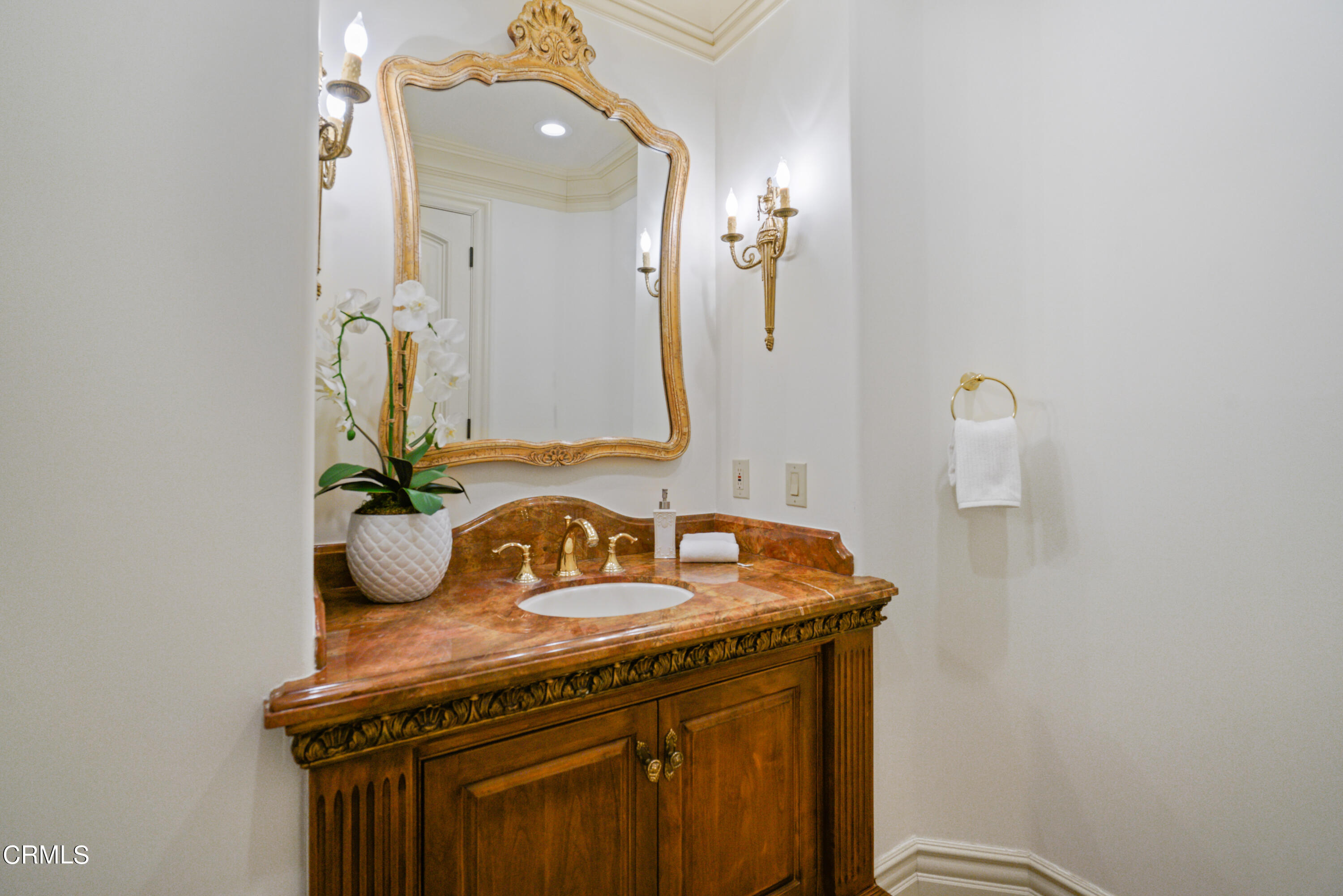 2323 Crystal Lane Pasadena, CA 91107 - Photo 31 of 72 a bathroom with a sink and a mirror