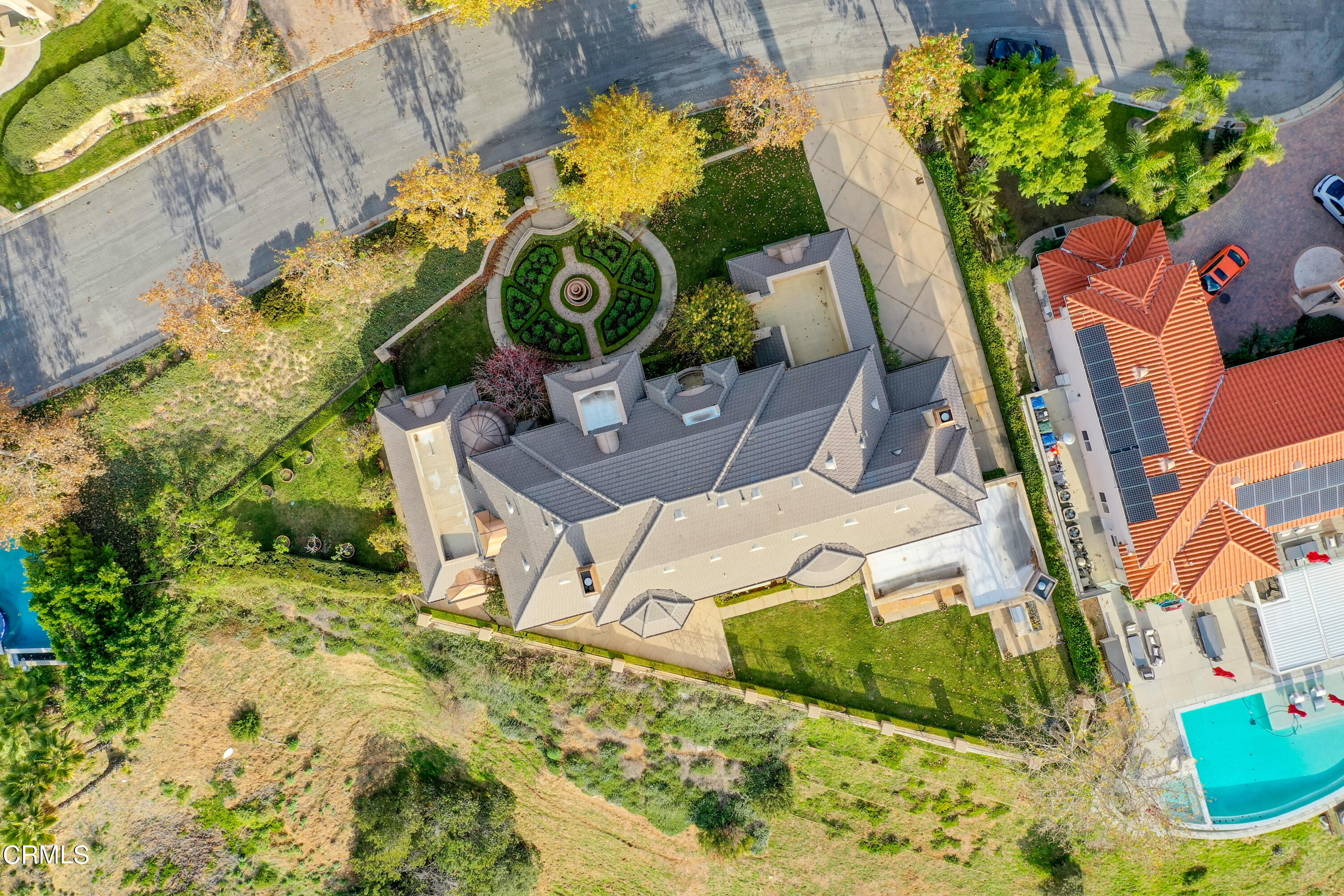 2323 Crystal Lane Pasadena, CA 91107 - Photo 67 of 72 a vase of flowers sitting on a table
