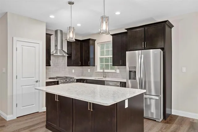 $374,900 | 1 Lansford @ Ryehill Manor Street, St. Peters, MO 63376