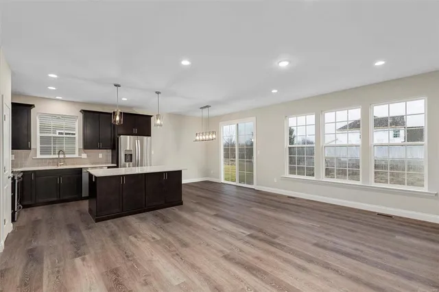 $374,900 | 1 Lansford @ Ryehill Manor Street, St. Peters, MO 63376