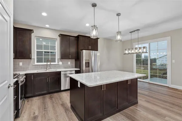 $374,900 | 1 Lansford @ Ryehill Manor Street, St. Peters, MO 63376
