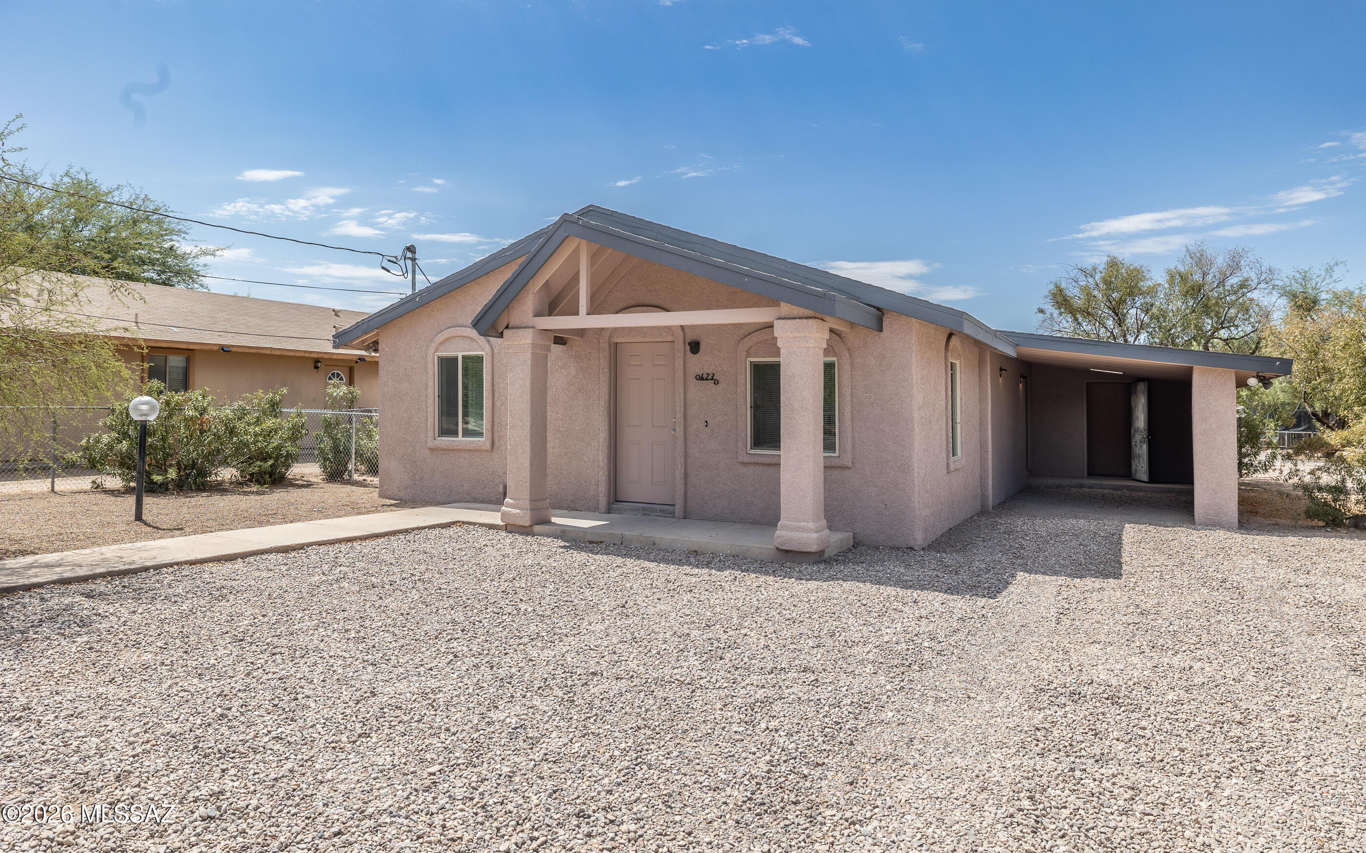 623 West Thurber Road Tucson, AZ 85705 - Photo 2 of 27