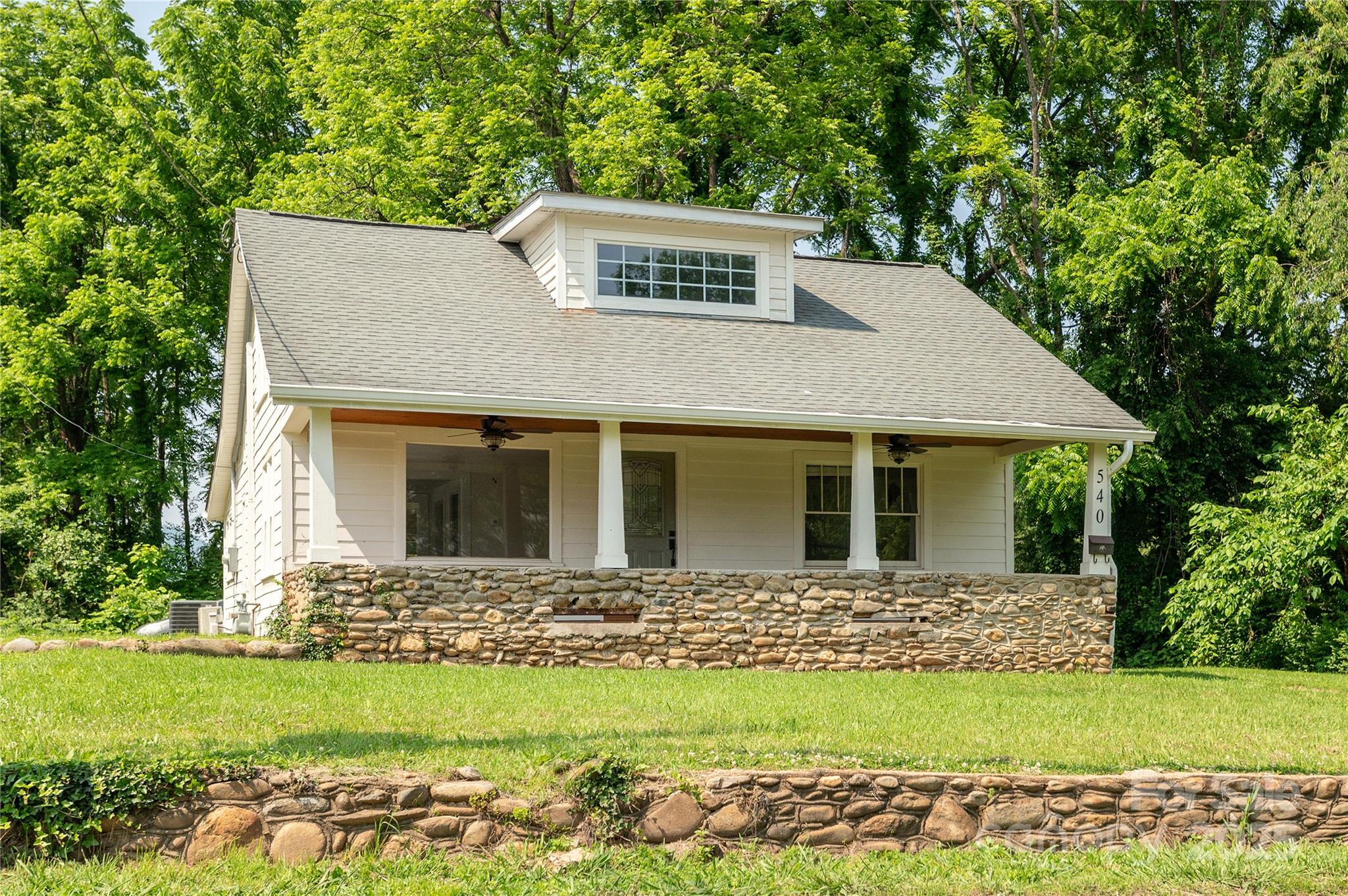 540 Fairview Road Asheville, NC 28803 - Photo 3 of 30 Gallery Image 3