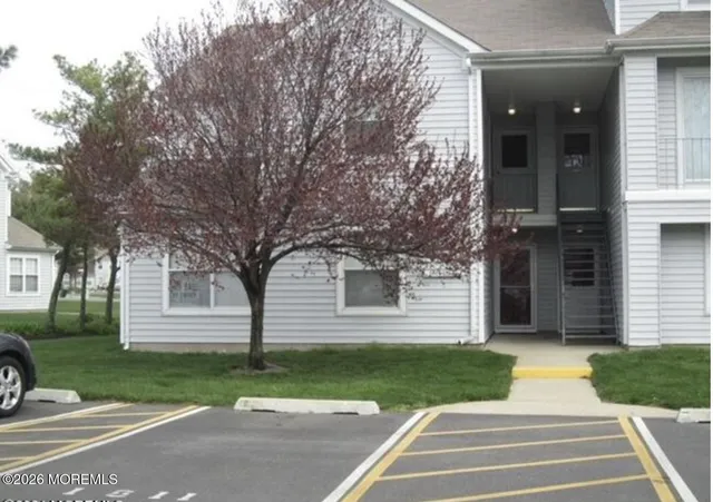 $352,000 | 1811 Waters Edge Drive, Toms River, NJ 08753