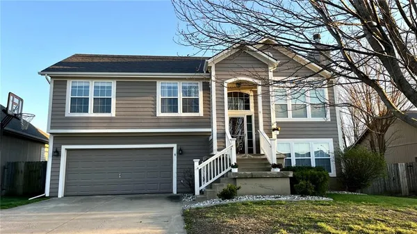 $335,000 | 9 Westwood Circle, Ottawa, KS 66067