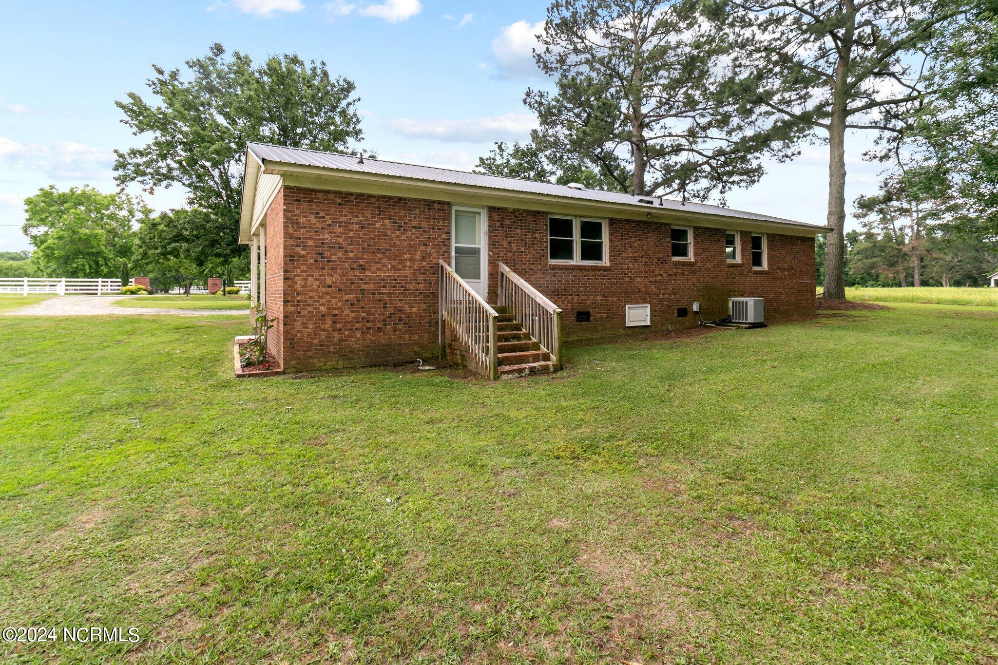 1517 Old Raleigh Road Clinton, NC 28328 - Photo 26 of 39 32-web-or-mls-IMG_8532