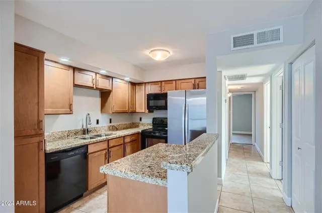 $1,875 | 1241 East Medlock Drive, Unit 210, Phoenix, AZ 85014