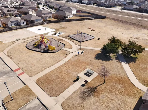 a view of an outdoor space