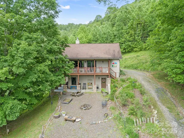 $799,000 | 72 Pilgrims Lane, Burnsville, NC 28714