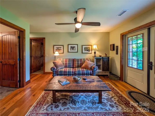 $799,000 | 72 Pilgrims Lane, Burnsville, NC 28714