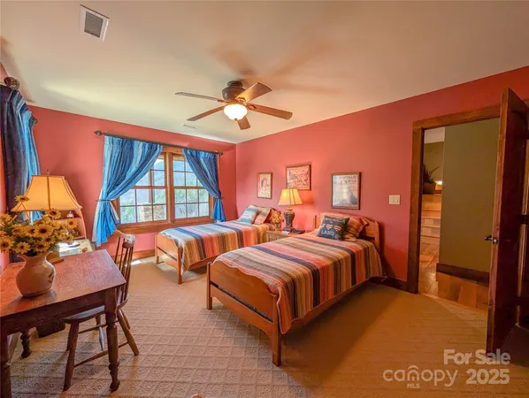 $799,000 | 72 Pilgrims Lane, Burnsville, NC 28714