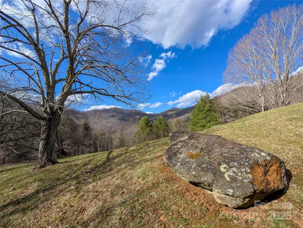 $799,000 | 72 Pilgrims Lane, Burnsville, NC 28714