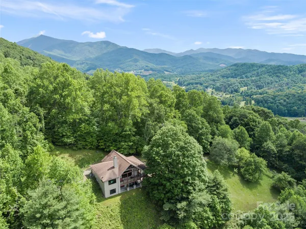 $799,000 | 72 Pilgrims Lane, Burnsville, NC 28714