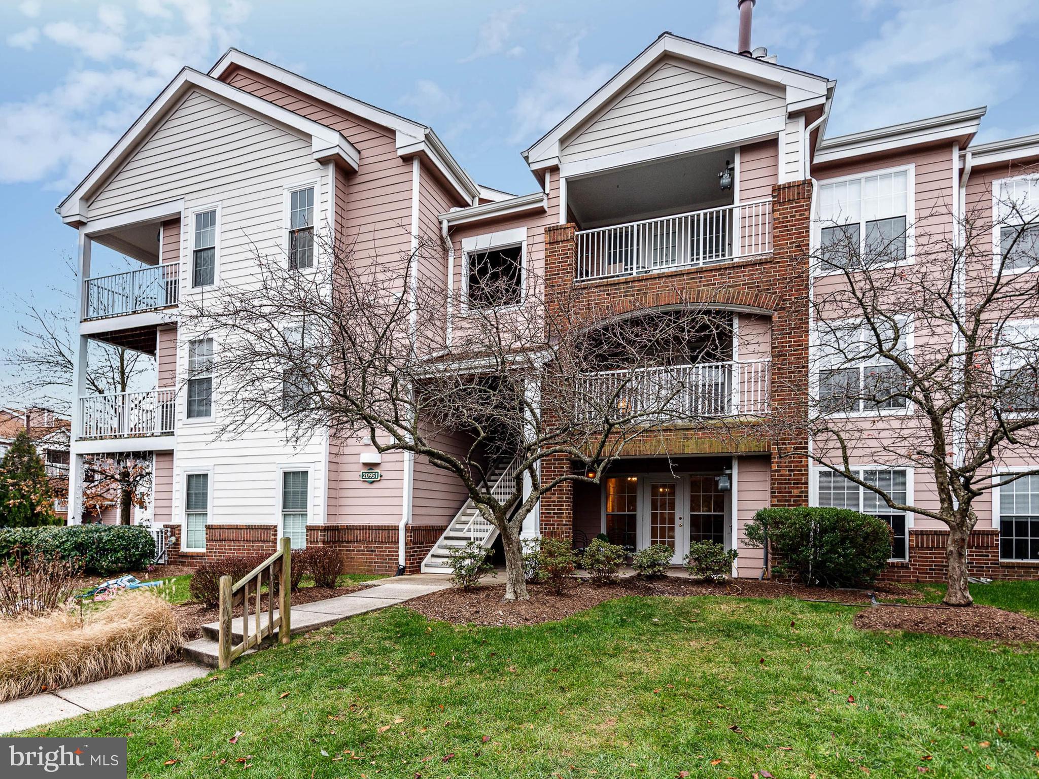 20952 Timber Ridge Terrace, Unit 102 Ashburn, VA 20147 - Photo 3 of 35