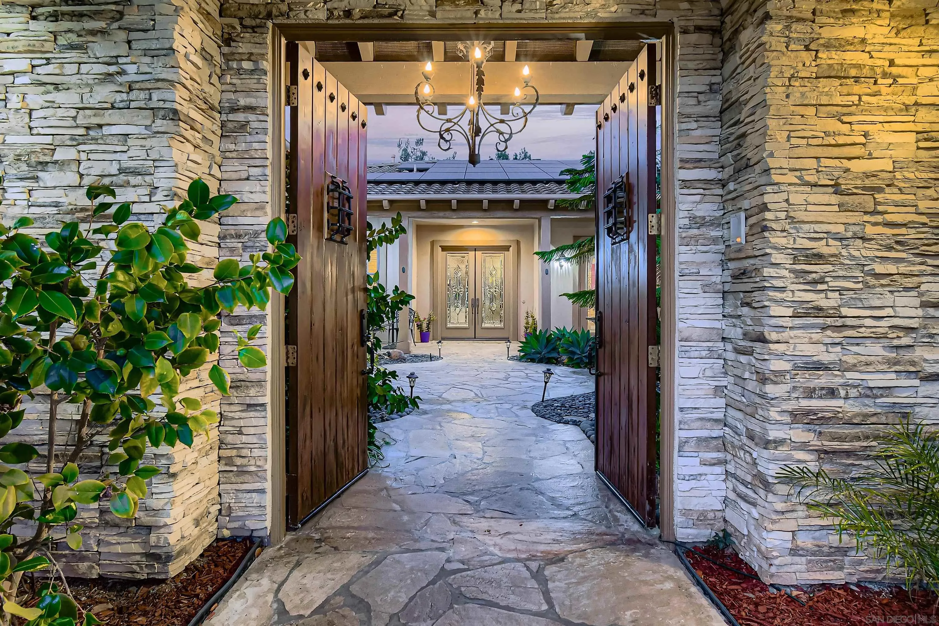 3349 Mendenaro Court Fallbrook, CA 92028 - Photo 6 of 31