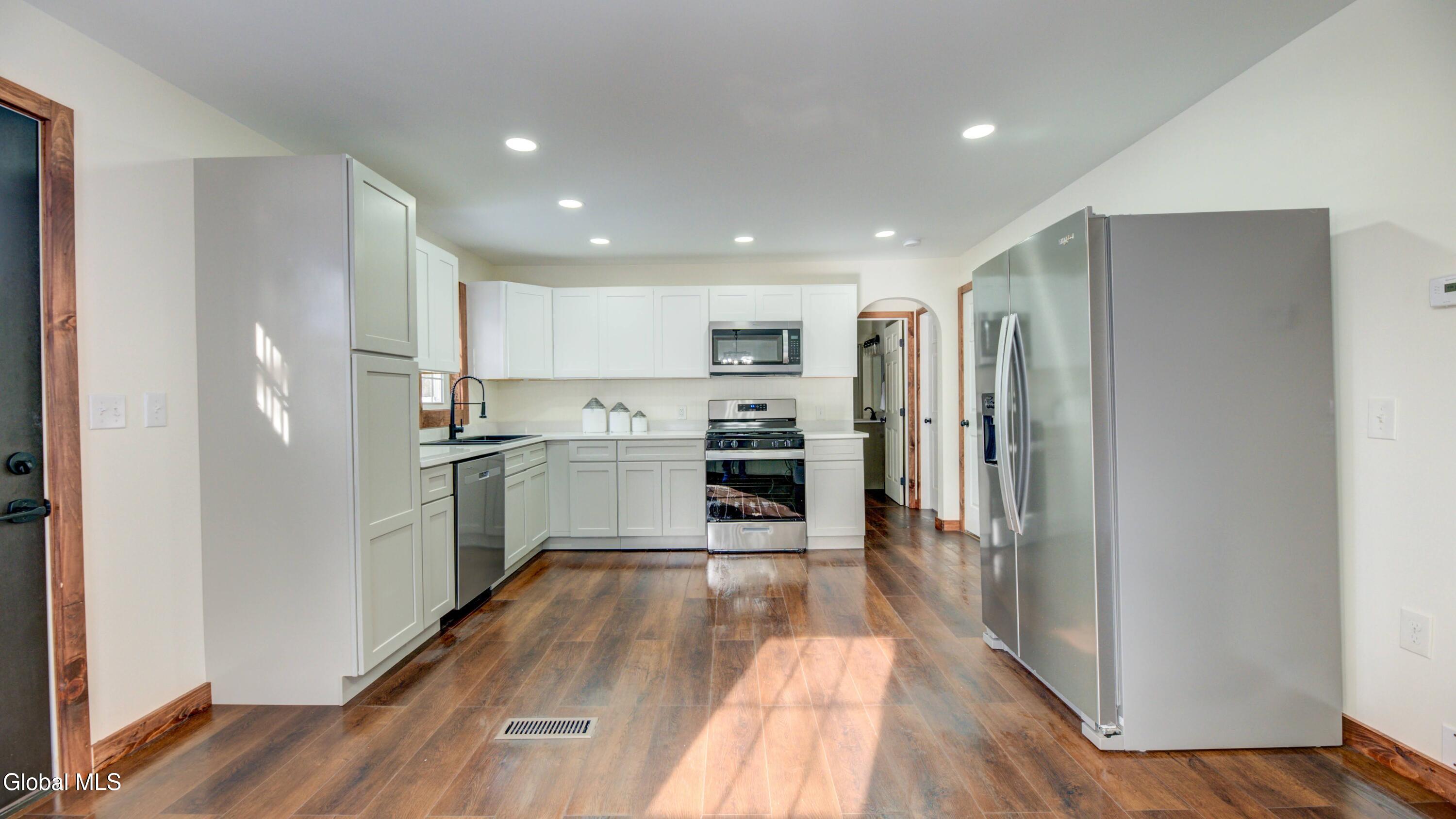 20 Spring Street Broadalbin, NY 12025 - Photo 7 of 47 20 Spring St 2-6