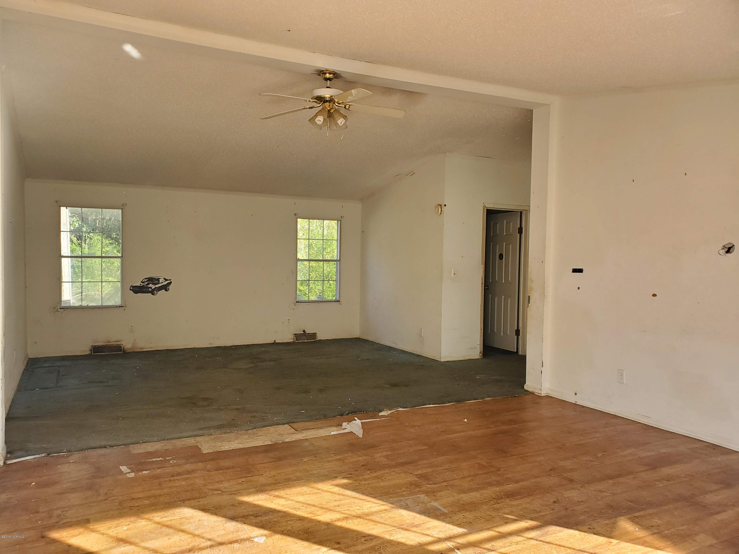 574 Midway Road Southeast Bolivia, NC 28422 - Photo 4 of 10 20191011_161038