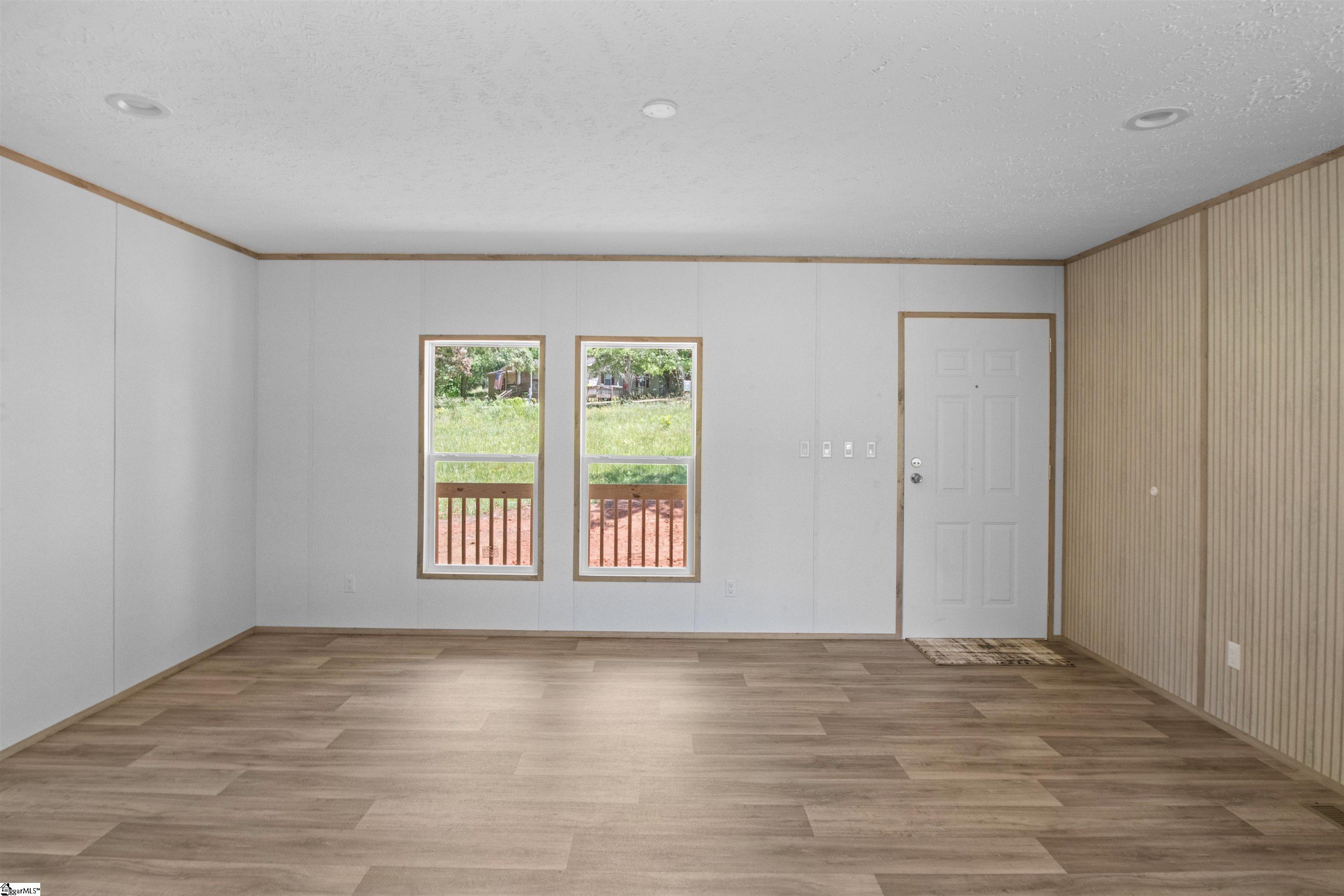 242 Black Bottom Road Liberty, SC 29657 - Photo 8 of 40