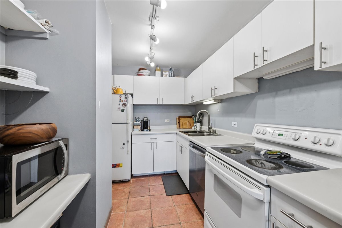 5320 North Sheridan Road, Unit 1911 Chicago, IL 60640 - Photo 19 of 26