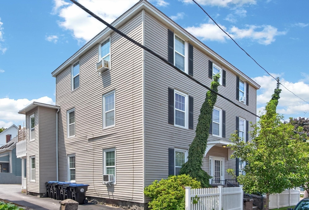 32 Arthur Street, Unit 2 Beverly, MA 01915 - Photo 6 of 36