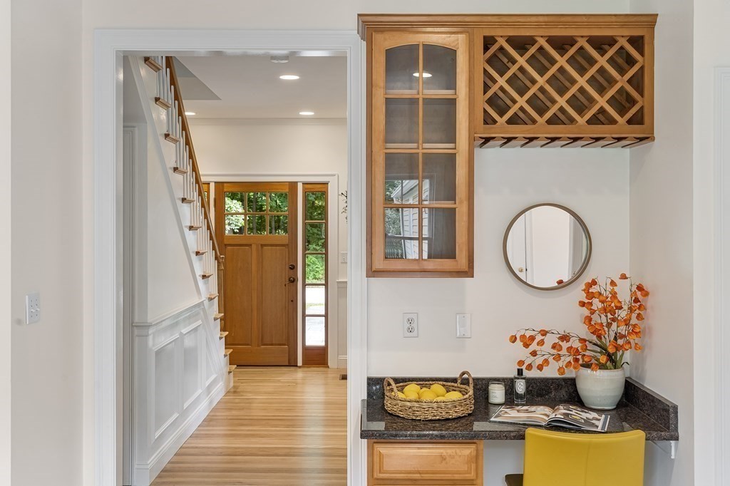 8 Linway Road Lincoln, MA 01773 - Photo 11 of 37