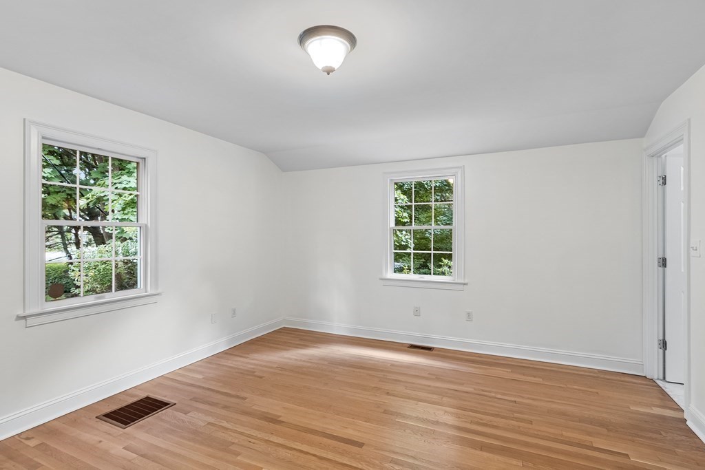 8 Linway Road Lincoln, MA 01773 - Photo 12 of 37