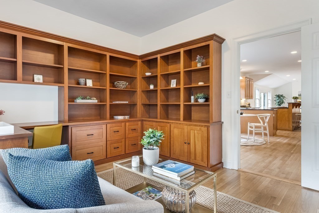 8 Linway Road Lincoln, MA 01773 - Photo 18 of 37