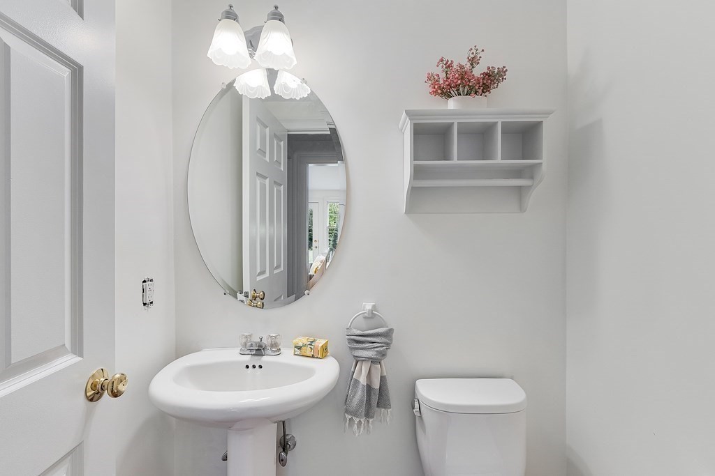 8 Linway Road Lincoln, MA 01773 - Photo 21 of 37