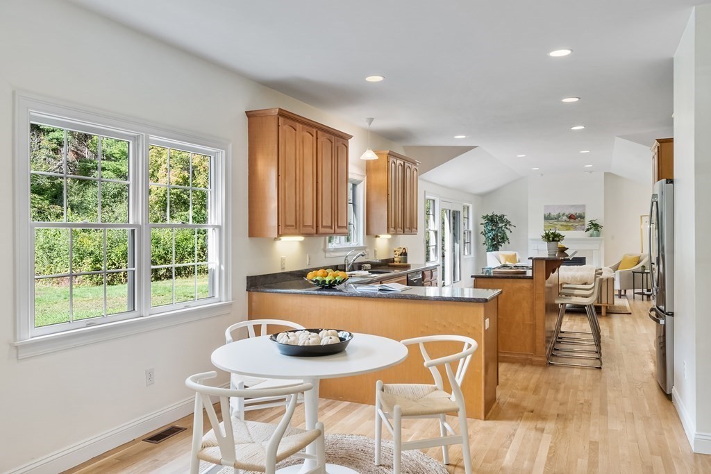 8 Linway Road Lincoln, MA 01773 - Photo 3 of 37