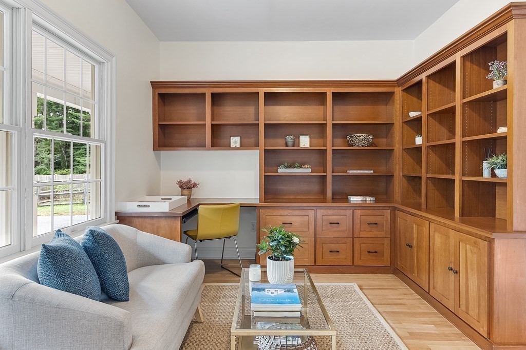 8 Linway Road Lincoln, MA 01773 - Photo 5 of 37