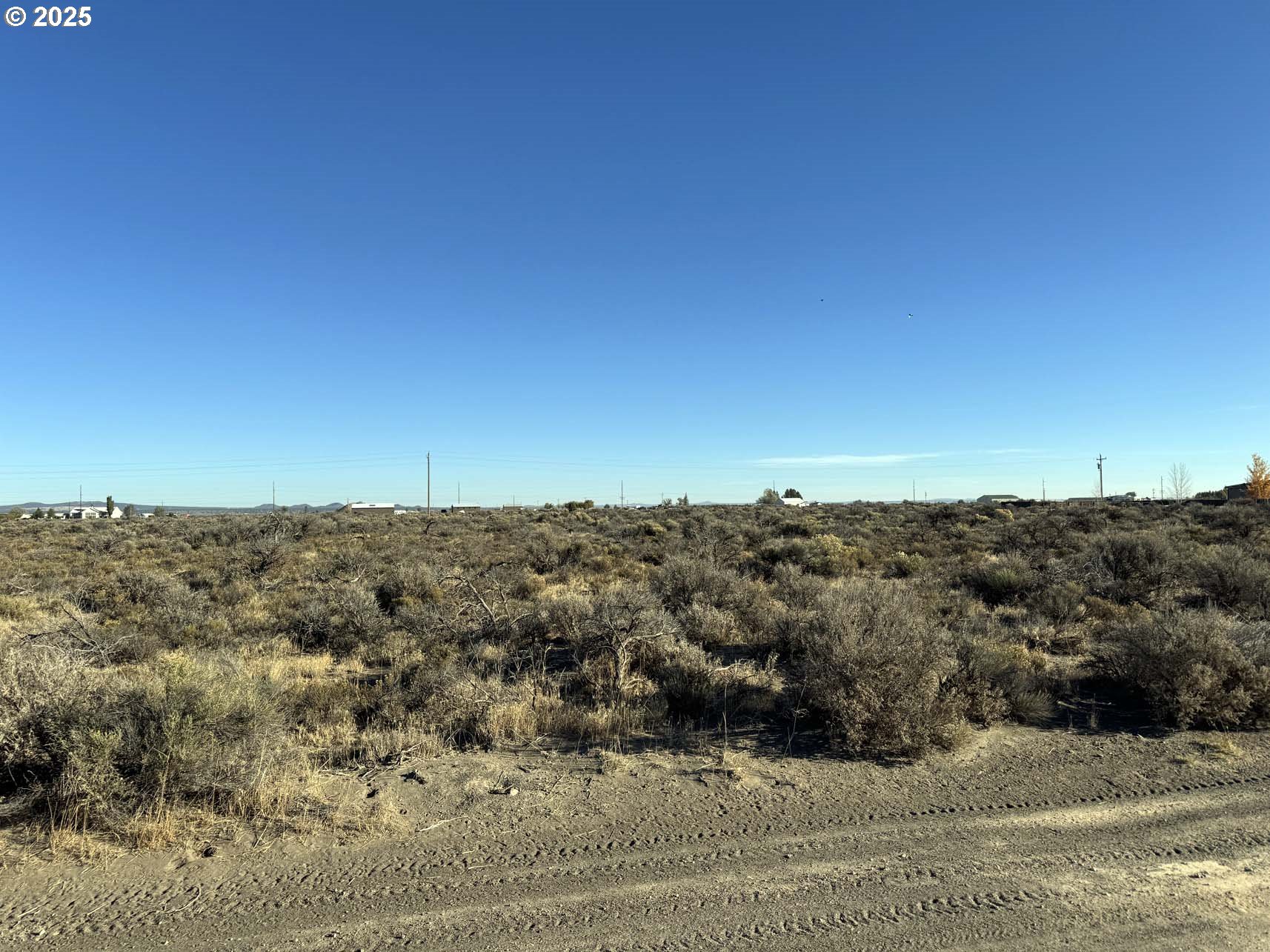Pinion Lane, Unit 9200 Christmas Valley, OR 97641 - Photo 11 of 34 a view of a big yard