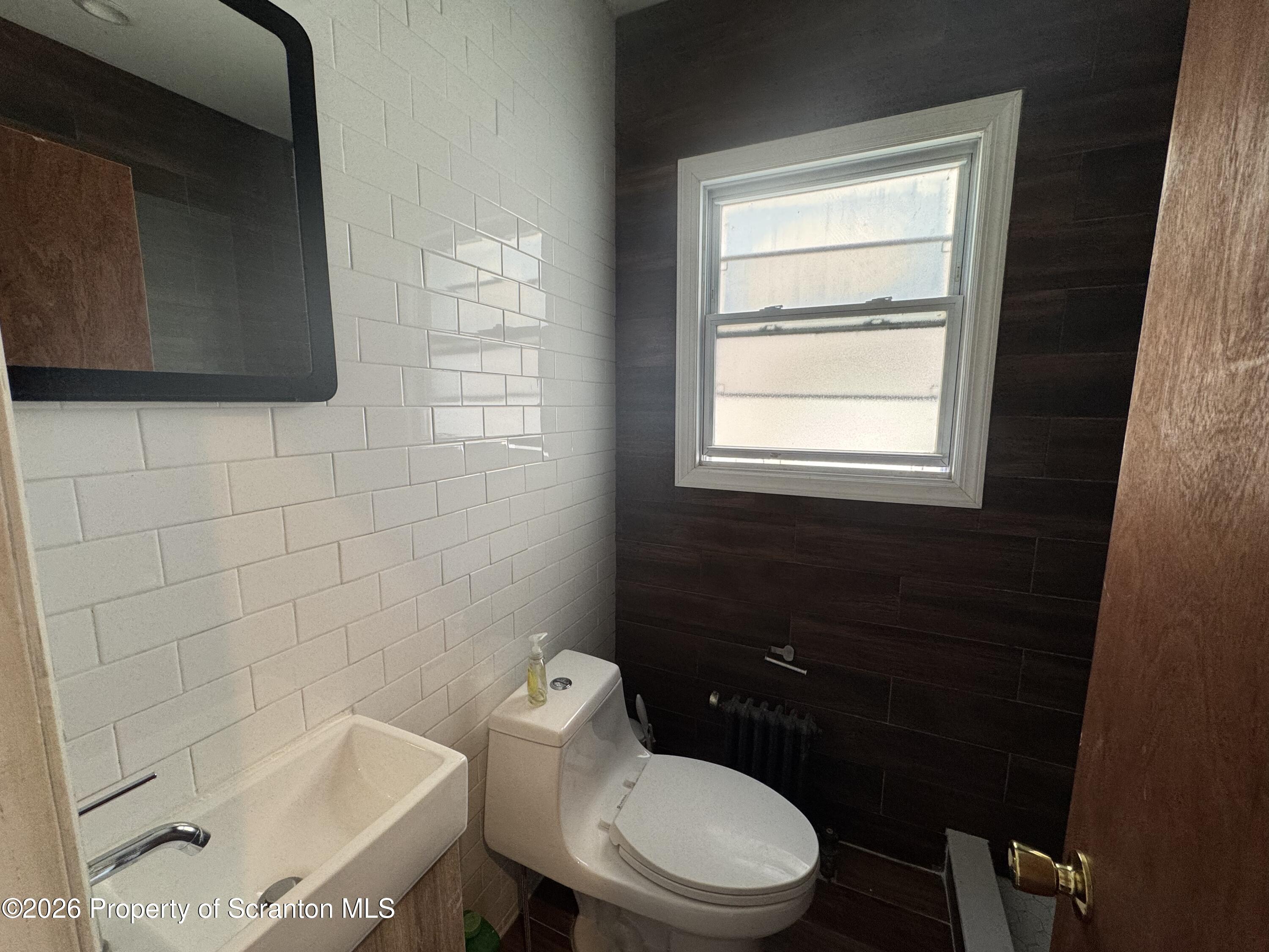 1324 Linden Street Scranton, PA 18510 - Photo 7 of 17 BATHROOM3
