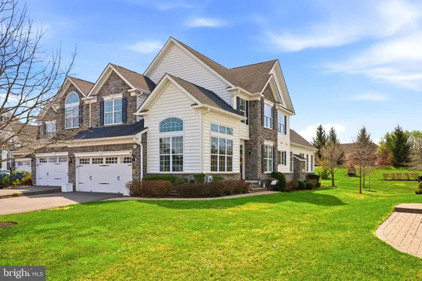 $1,139,000 | 61 Hillyer Lane, Newtown, PA 18940