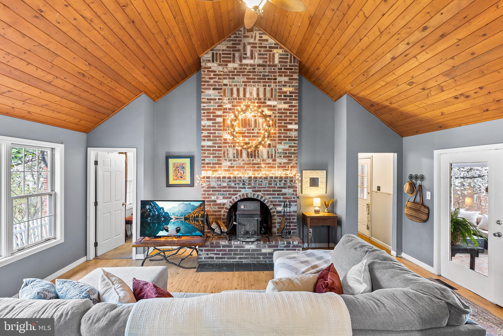 1231 State Road Lincoln University, PA 19352 - Photo 2 of 31 Stunning family room with vaulted ceiling