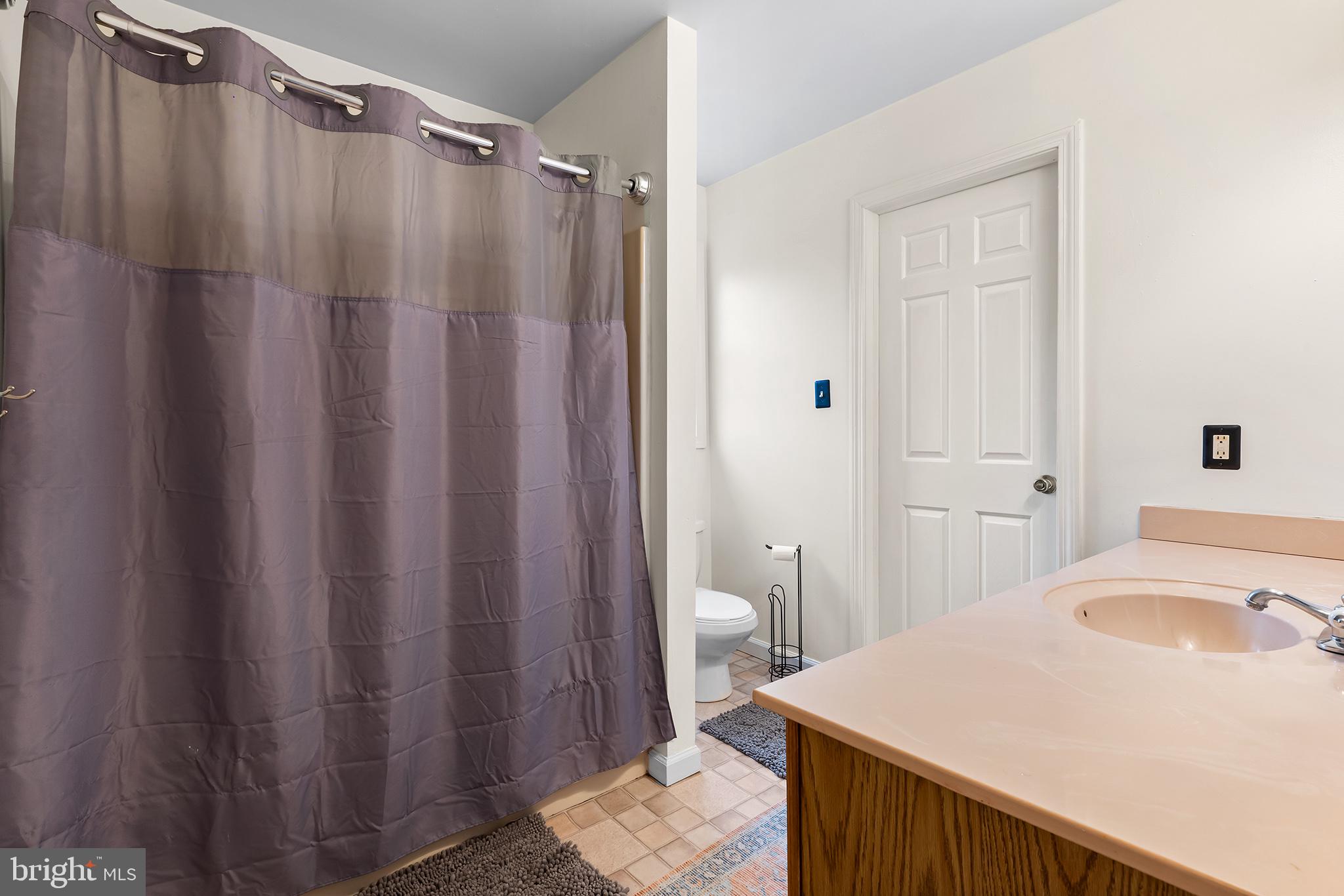 1231 State Road Lincoln University, PA 19352 - Photo 24 of 31 2nd floor full bathroom